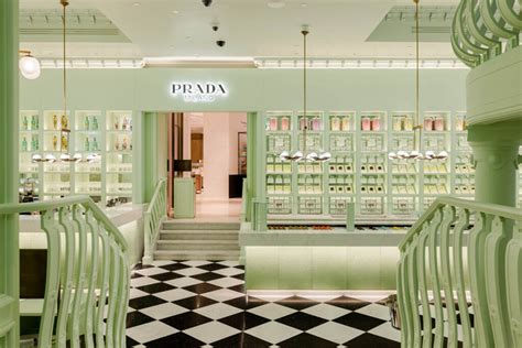 prada cafe paris